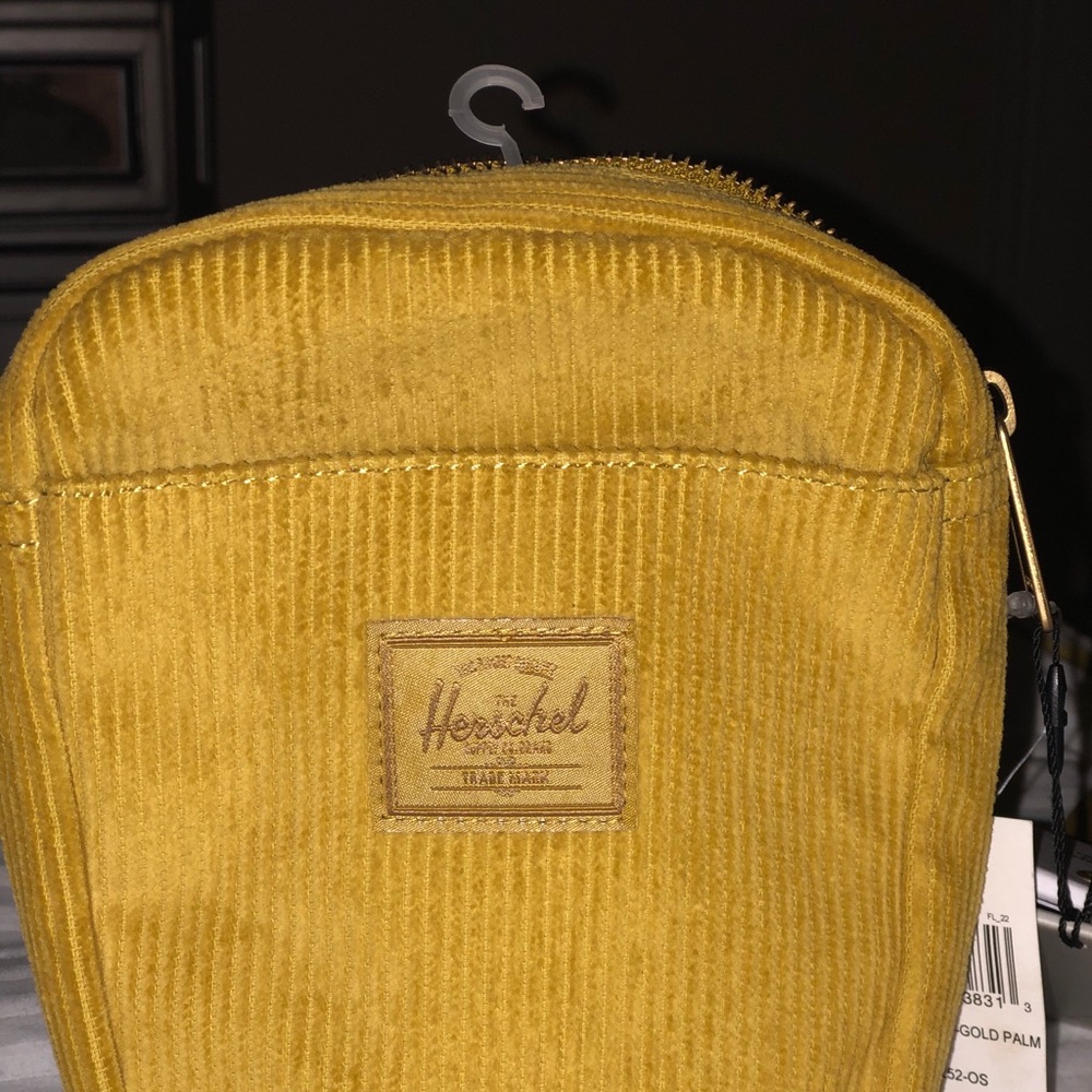 Brand new Herschel crossover bag !